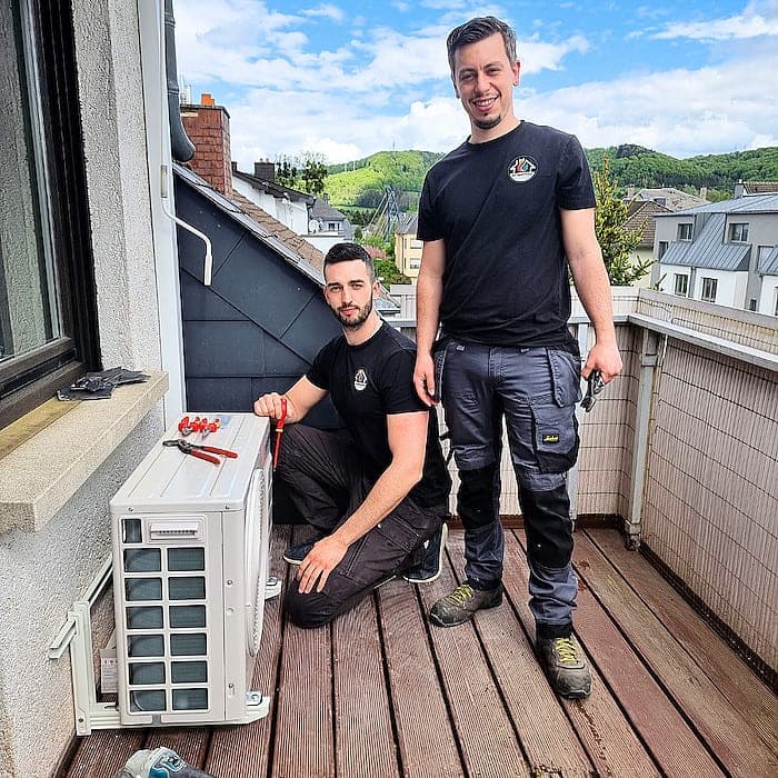 Équipe MT Services sur un chantier Pompe à Chaleur